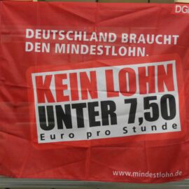 Aus dem Archiv – Banner zum Mindestlohn